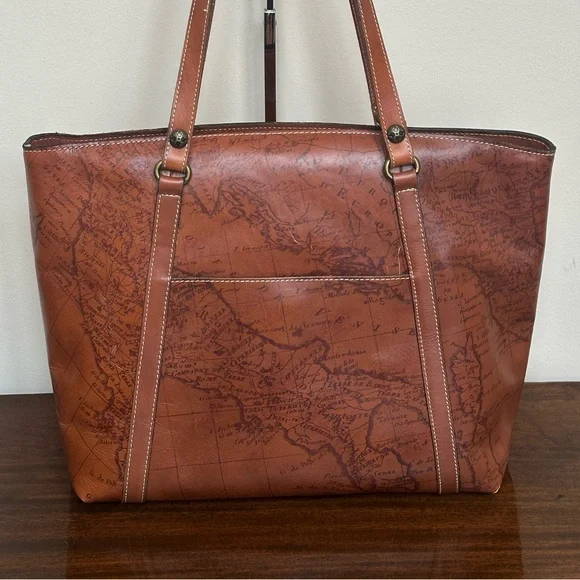 NWOT - Patricia Nash Large Leather Tote in Signature Map Print w/Dust Bag - Picture 4 of 9